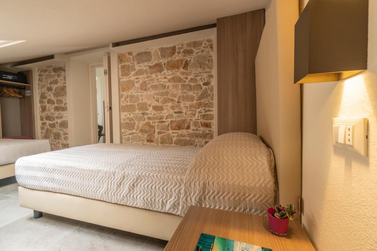 Goloritze Room And Breakfast Бауней Экстерьер фото